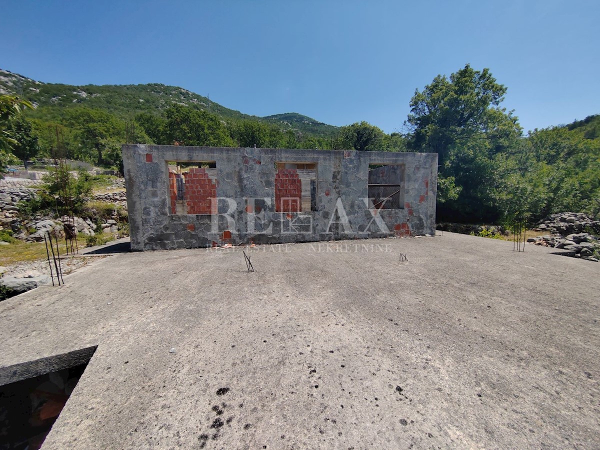 Senj, Lukovo - la costruzione è iniziata con la vista sul mare