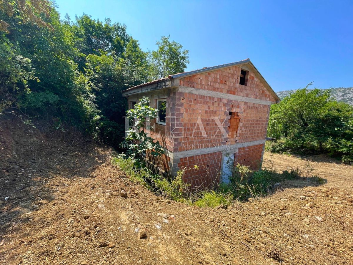 Bribir - iniziata la costruzione con un giardino