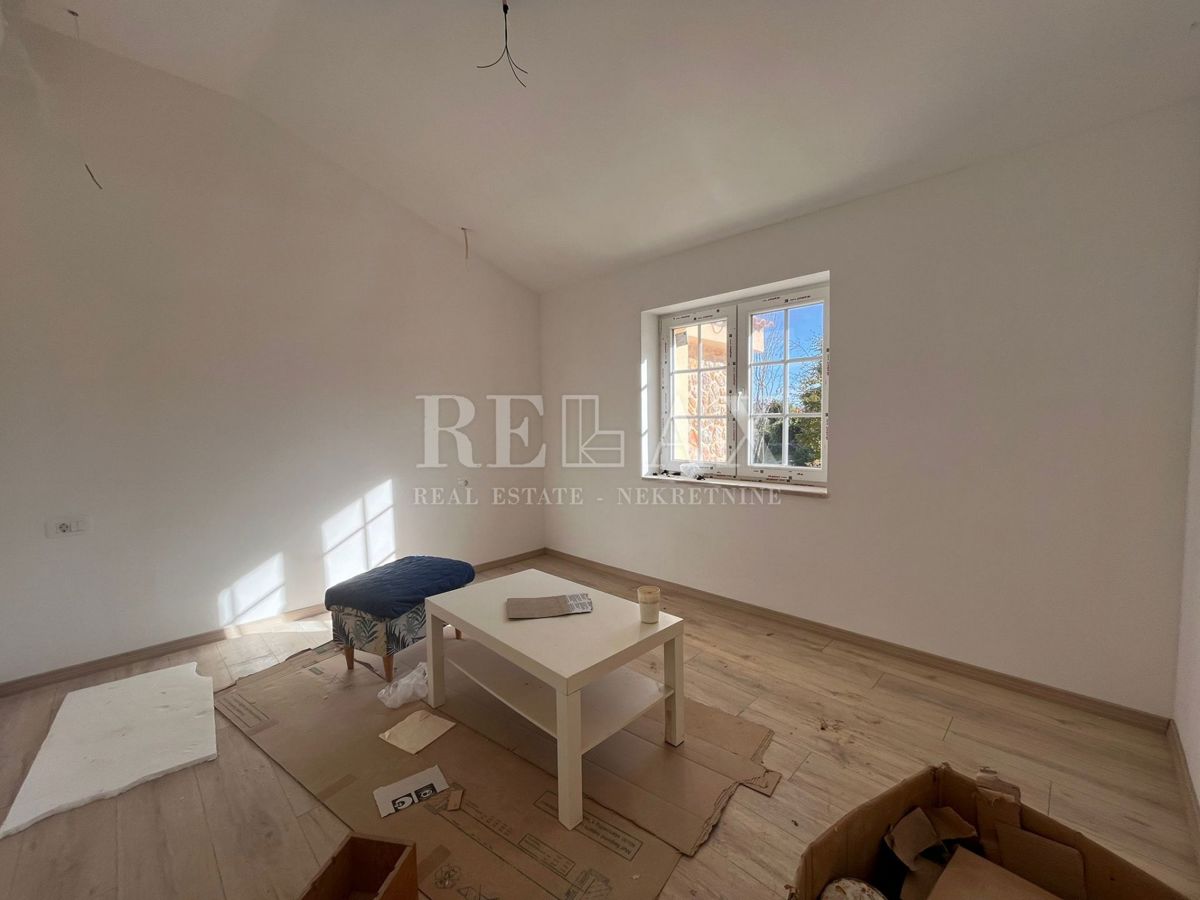 Krk, Risika - splendida casa in pietra