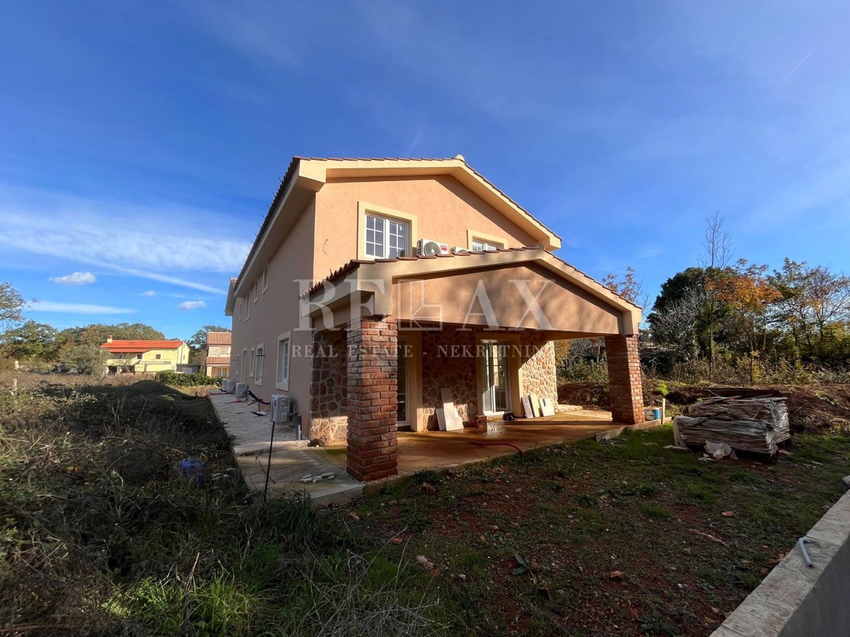 Krk, Risika - splendida casa in pietra