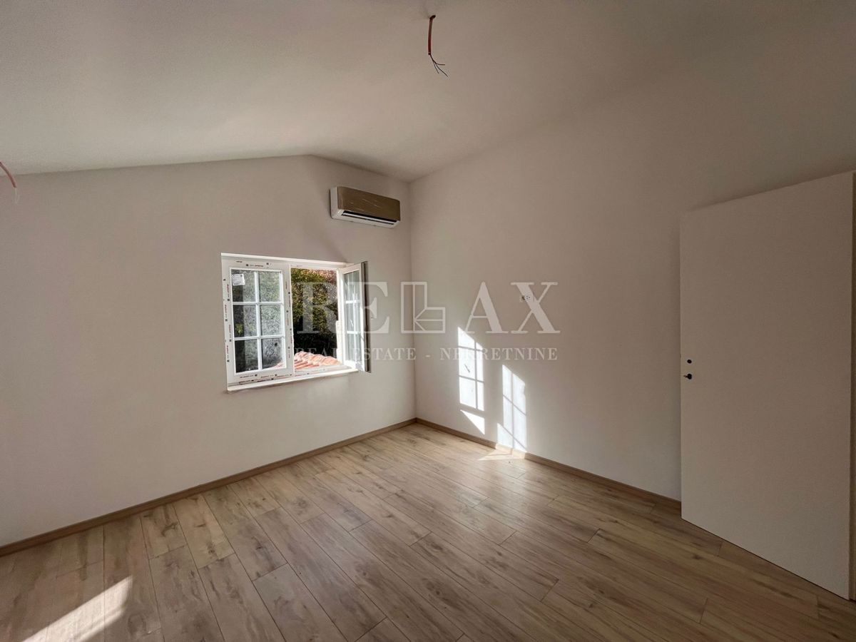 Krk, Risika - splendida casa in pietra
