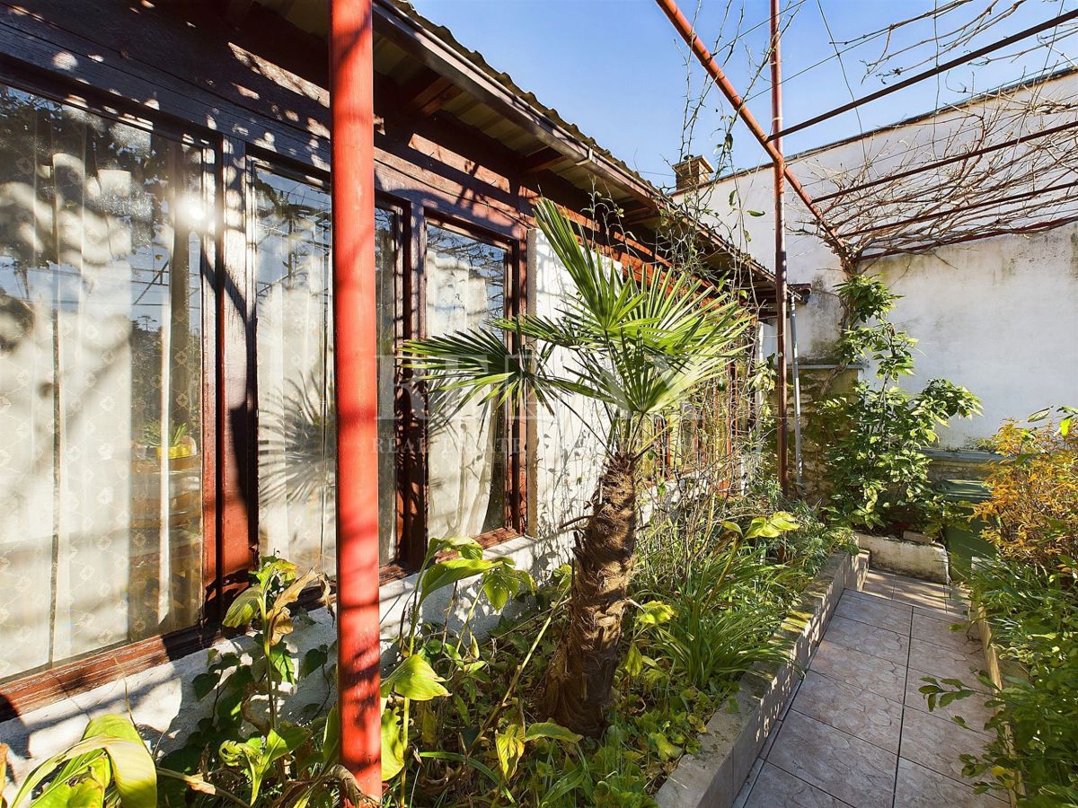 Novi Vinodolski - casa in pietra in una buona posizione