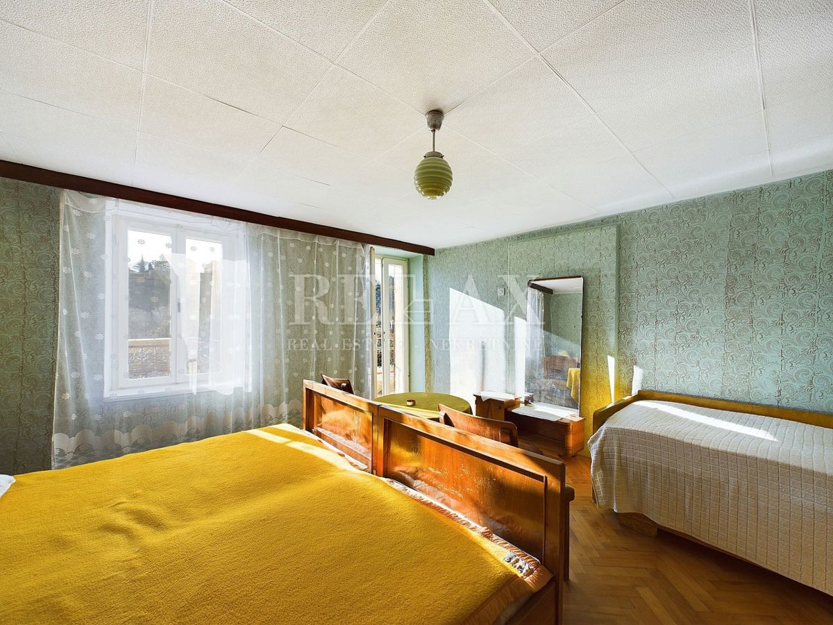 Novi Vinodolski - casa in pietra in una buona posizione