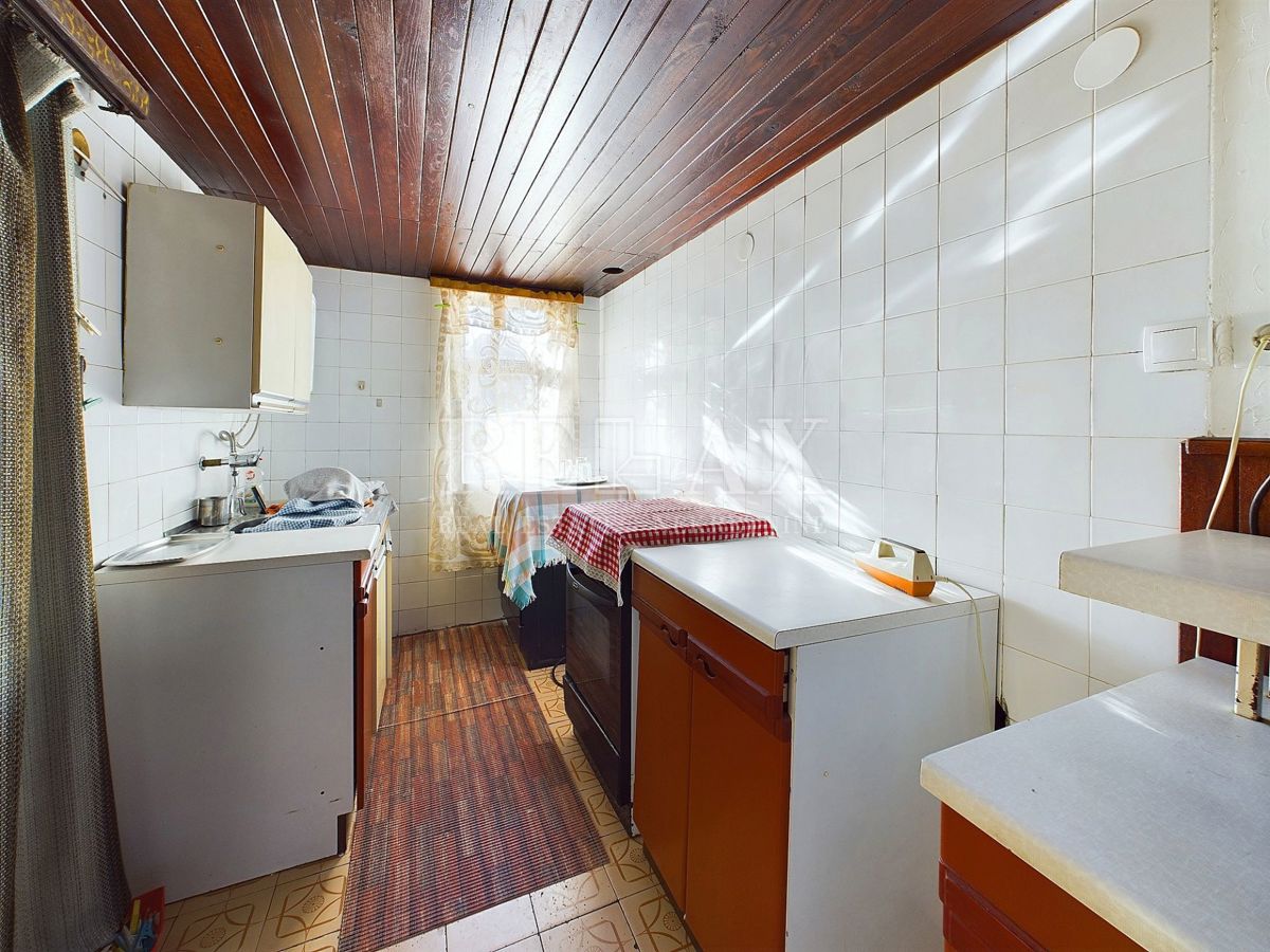 Novi Vinodolski - casa in pietra in una buona posizione