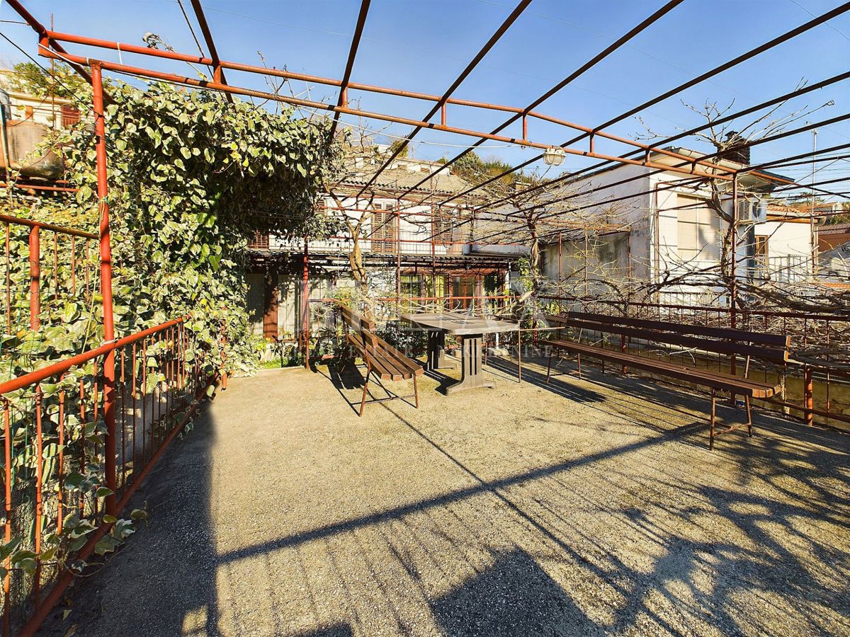 Novi Vinodolski - casa in pietra in una buona posizione