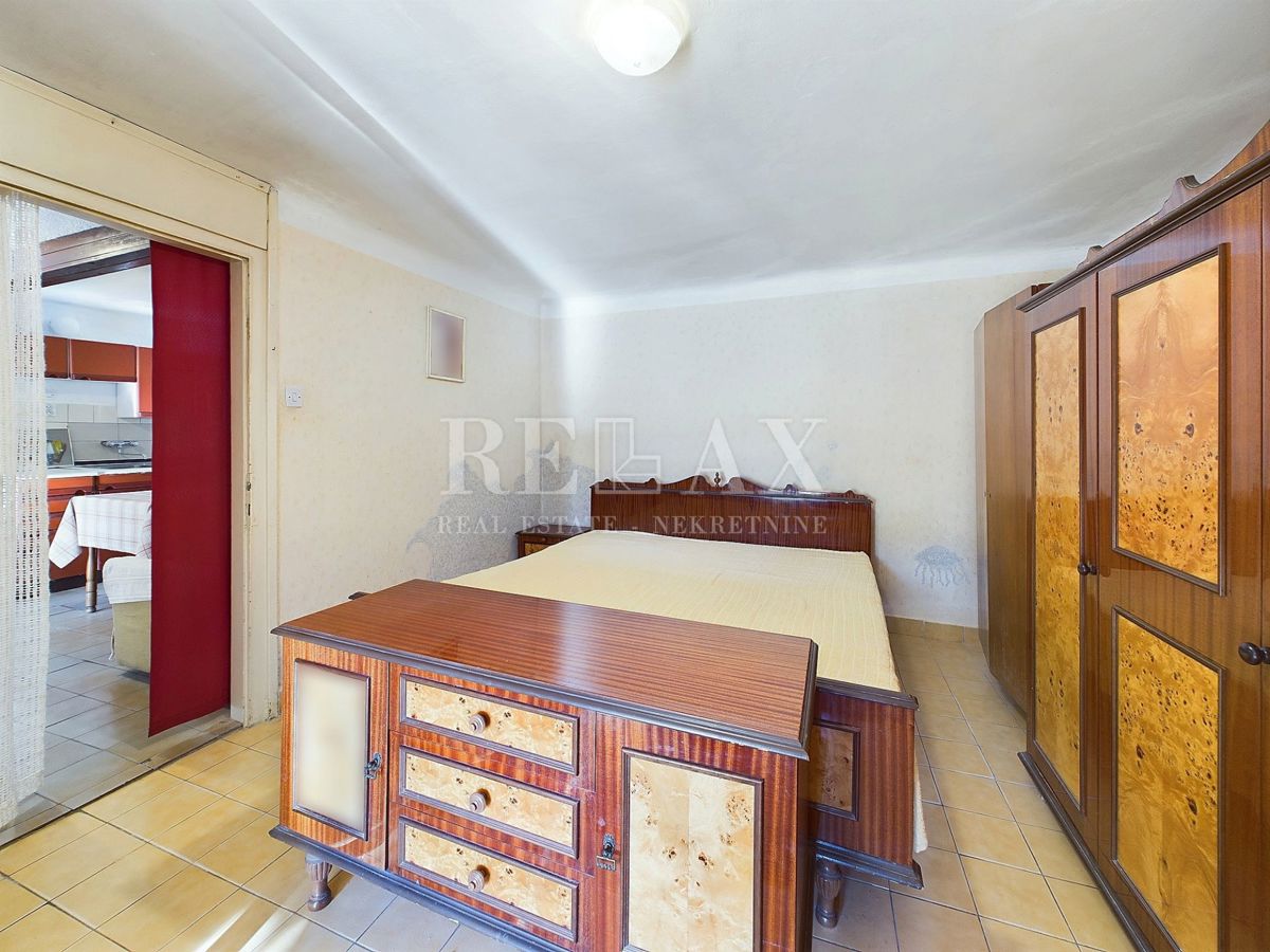 Novi Vinodolski - casa in pietra in una buona posizione