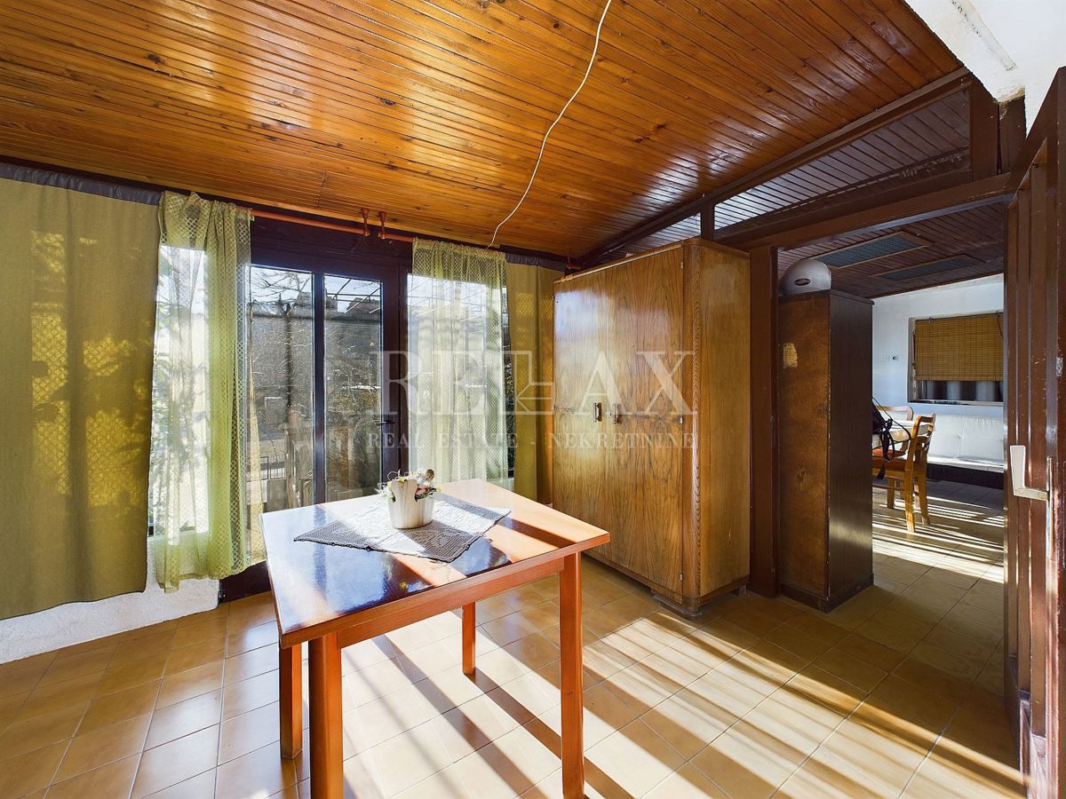 Novi Vinodolski - casa in pietra in una buona posizione