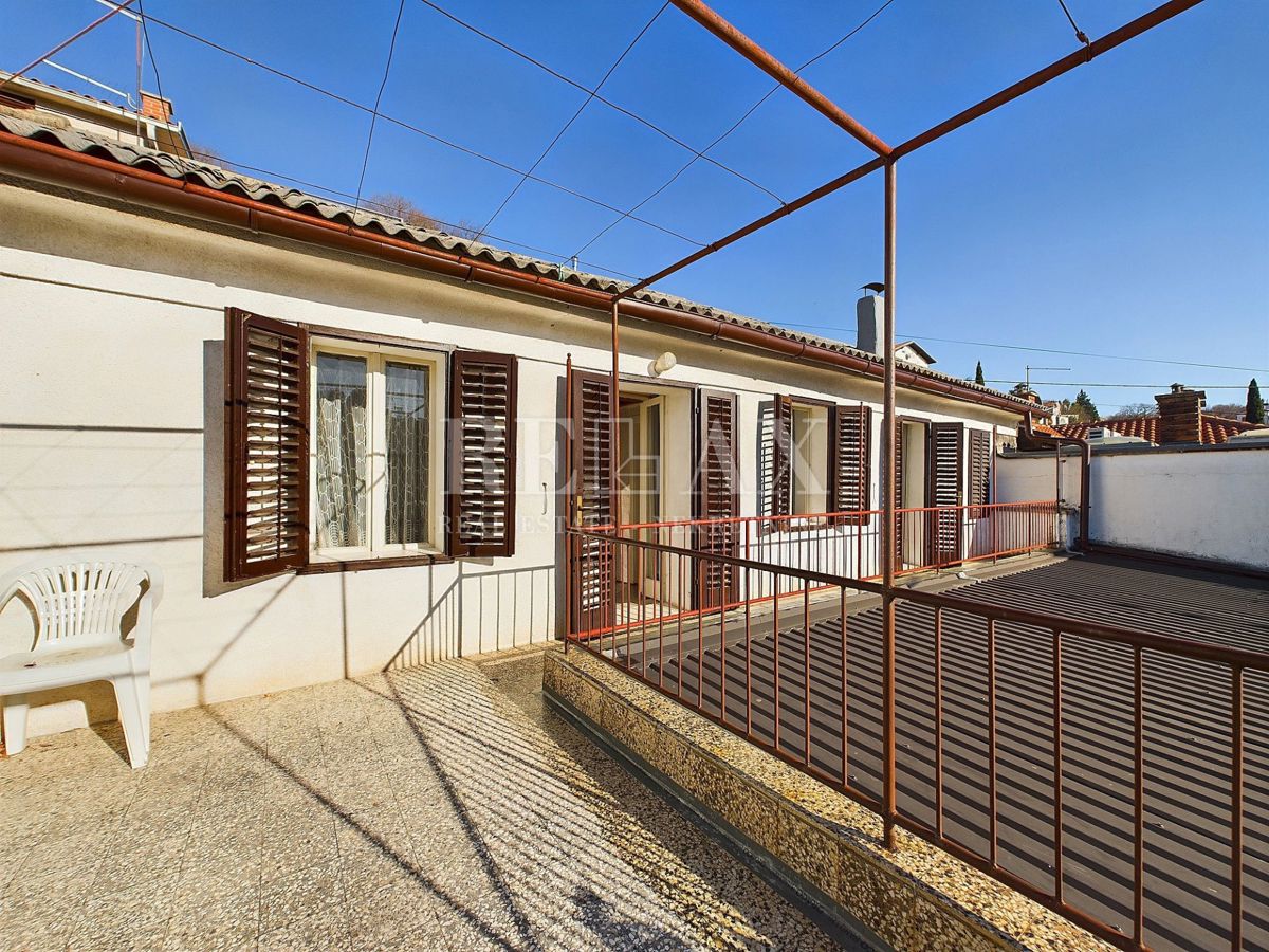 Novi Vinodolski - casa in pietra in una buona posizione