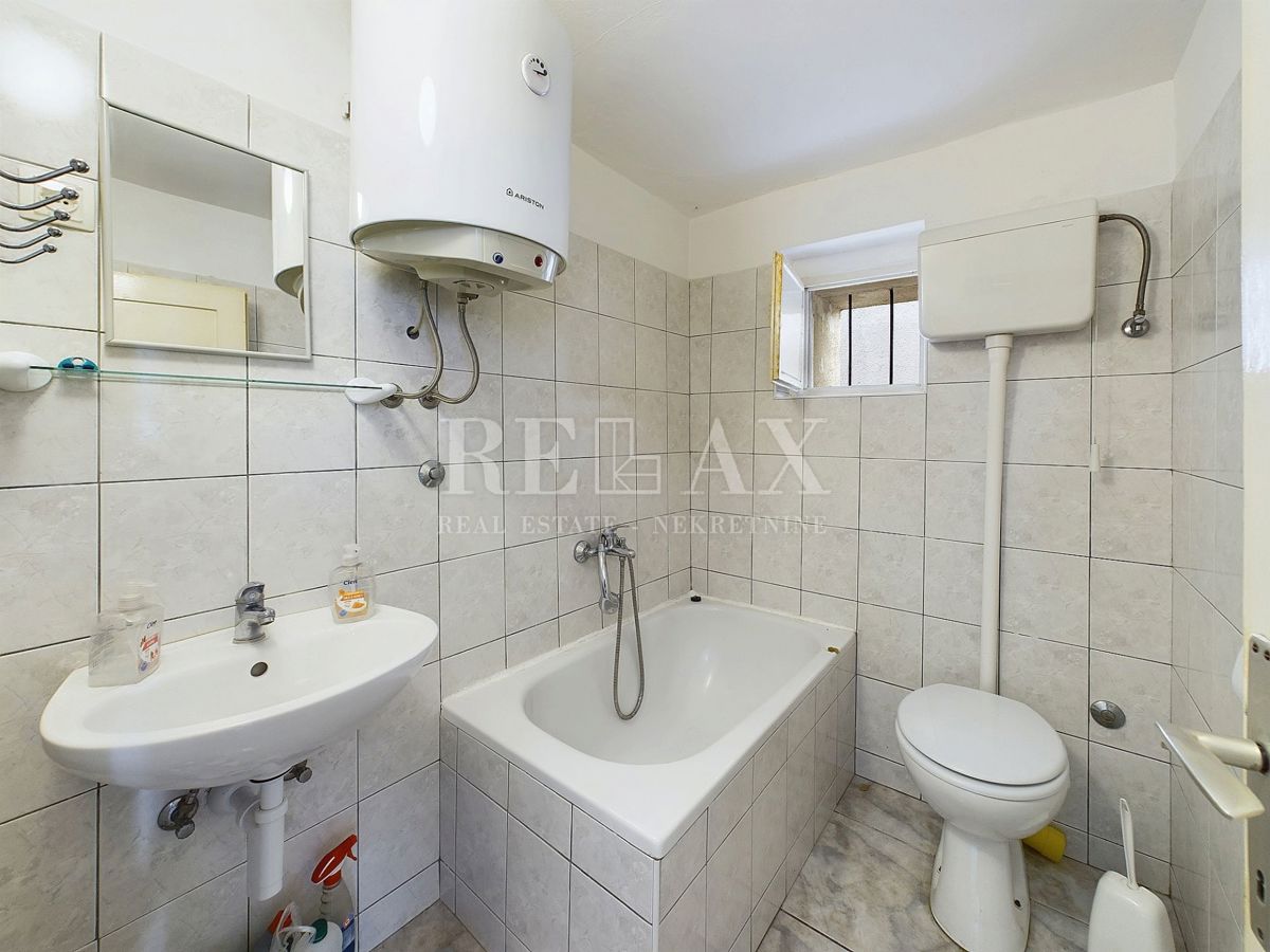 Novi Vinodolski - casa in pietra in una buona posizione