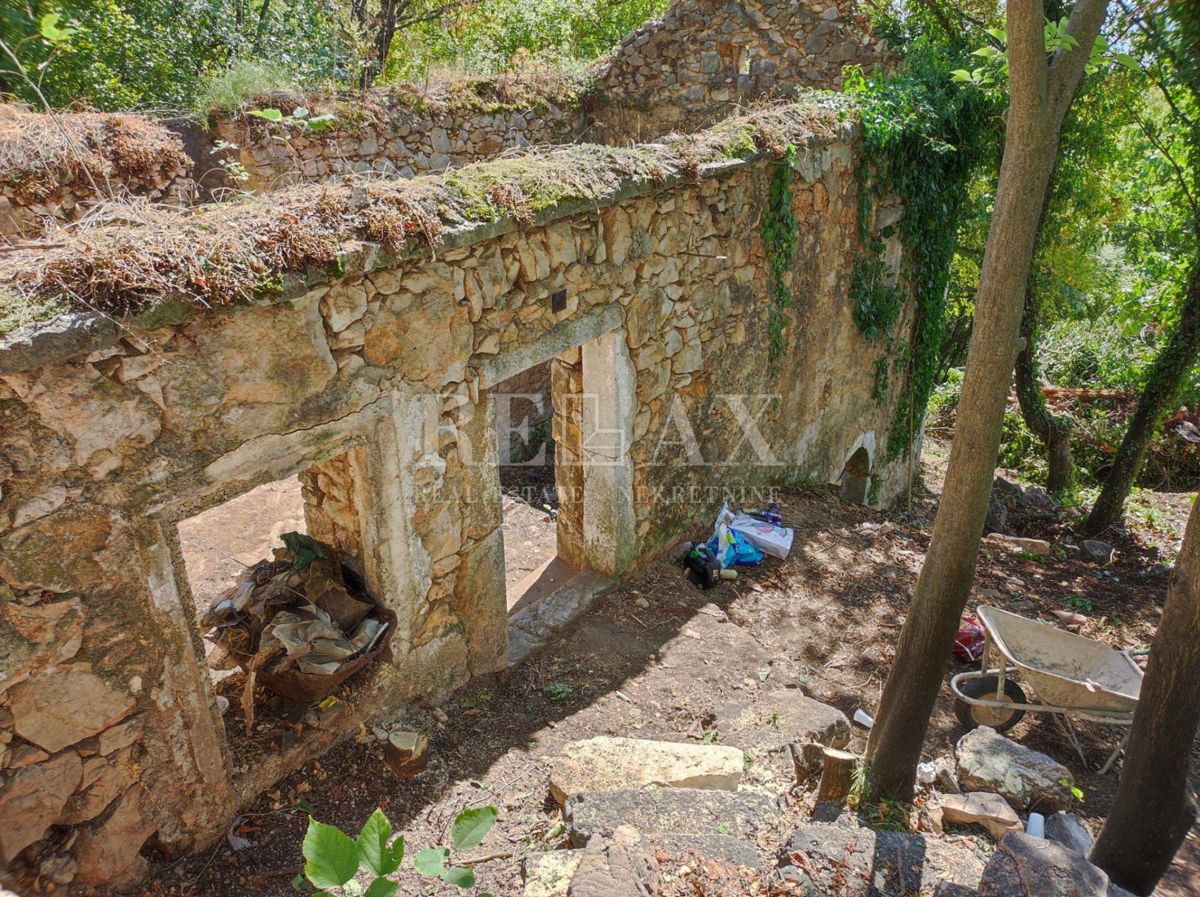 Hreljin - antico con terreno