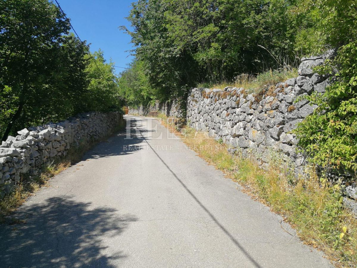 Hreljin - antico con terreno