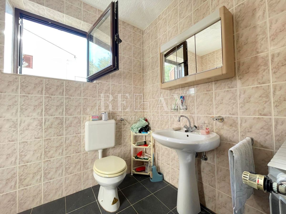 Smokvica Krmpotska-Casa con tre unità abitative