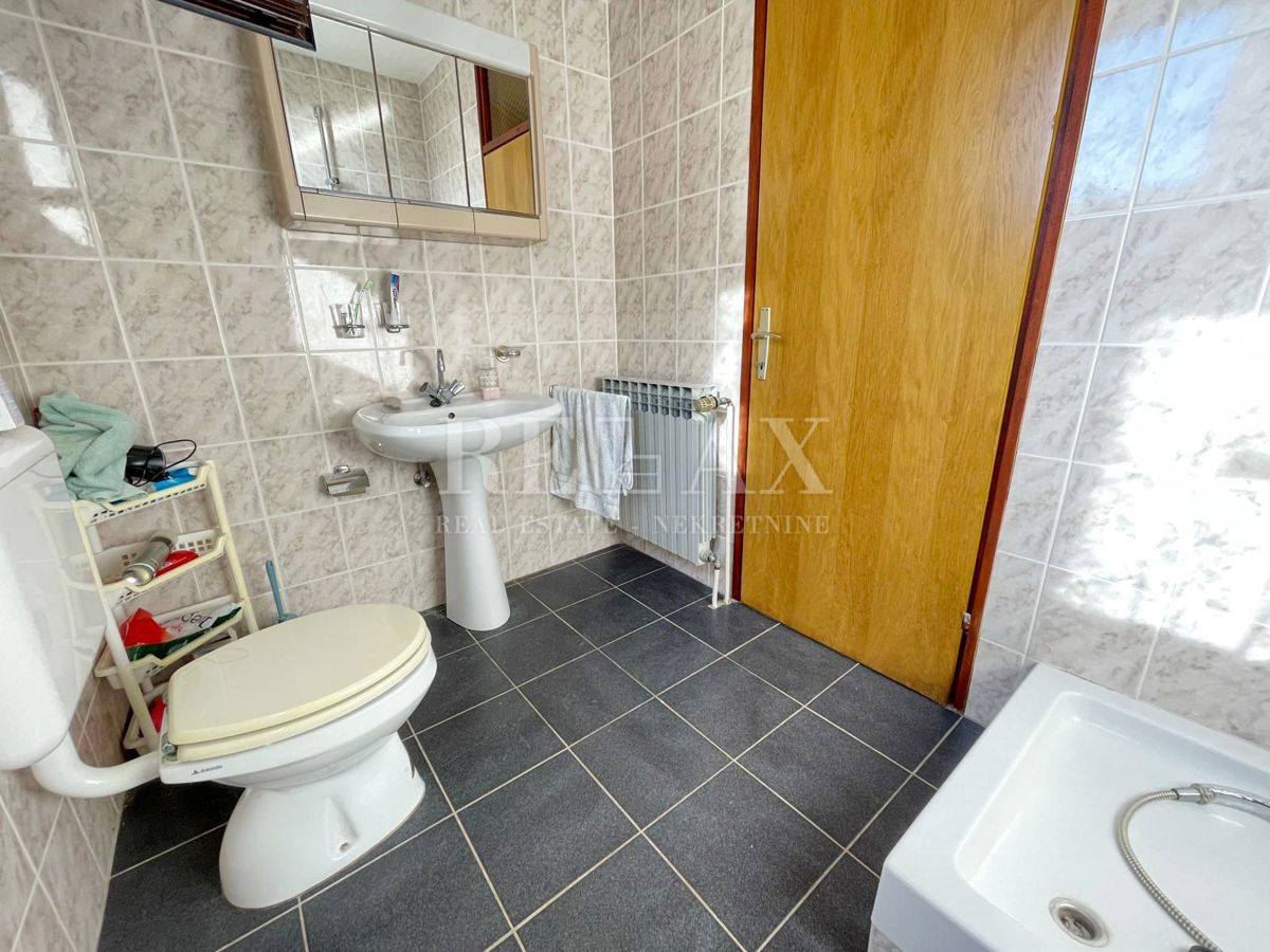 Smokvica Krmpotska-Casa con tre unità abitative