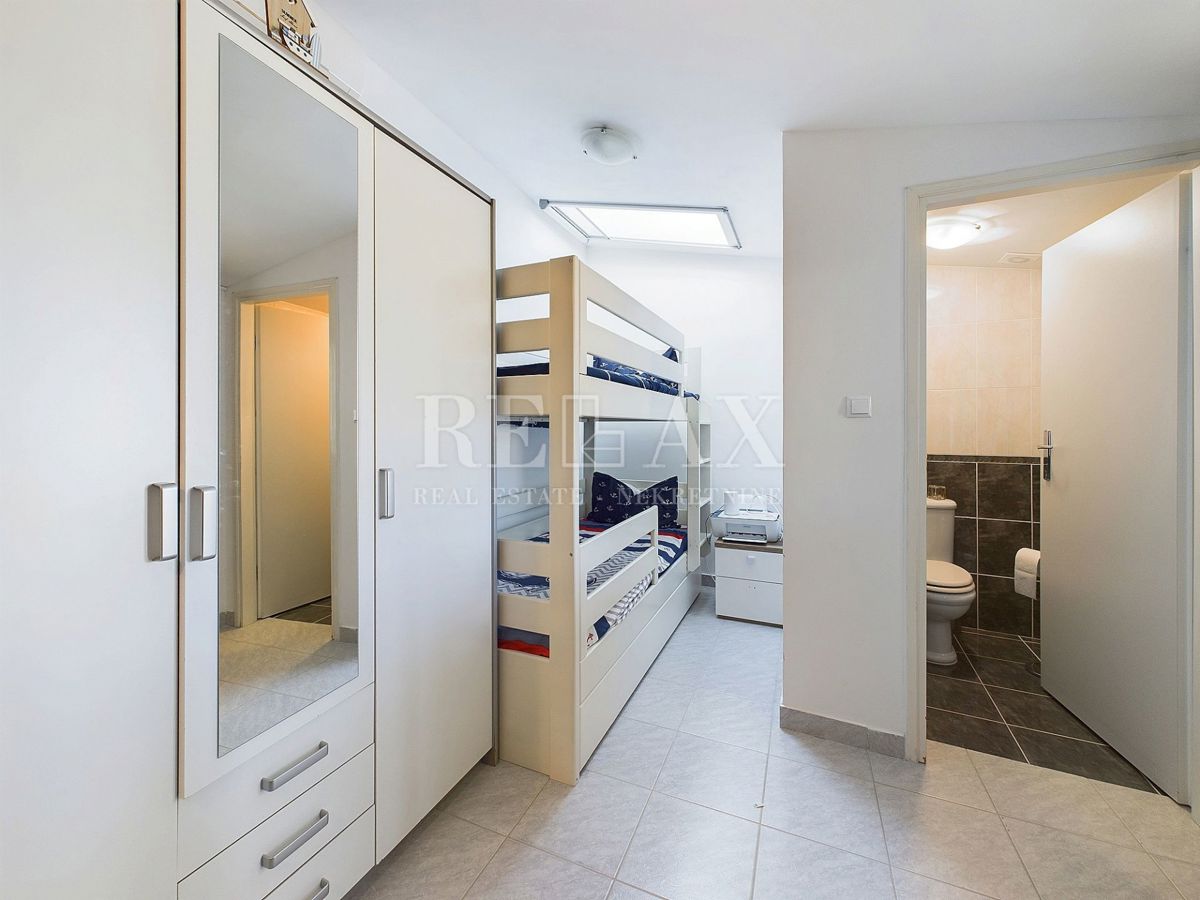 Crikvenica - casa in pietra con vista mare