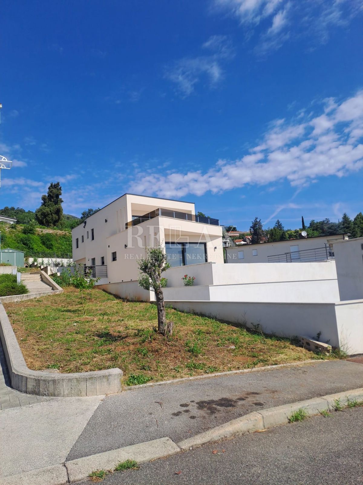 Lovran - appartamento in un nuovo edificio con piscina