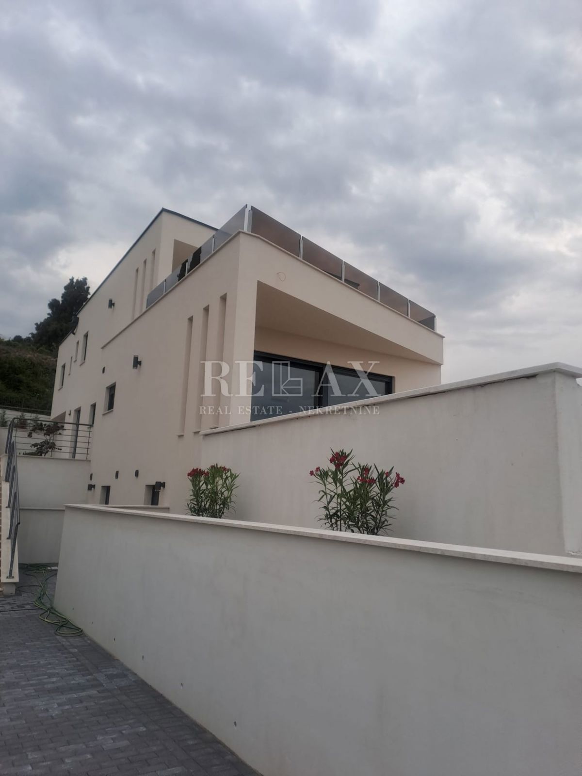 Lovran - appartamento in un nuovo edificio con piscina