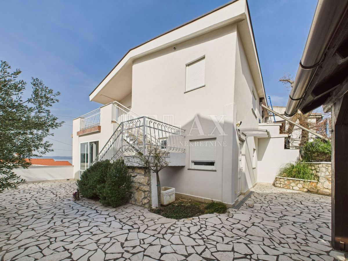 Novi Vinodolski - casa seconda fila al mare