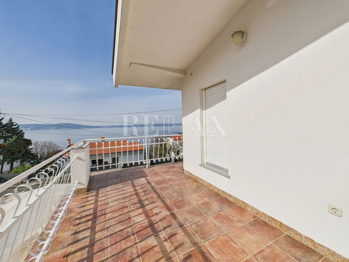 Novi Vinodolski - casa seconda fila al mare