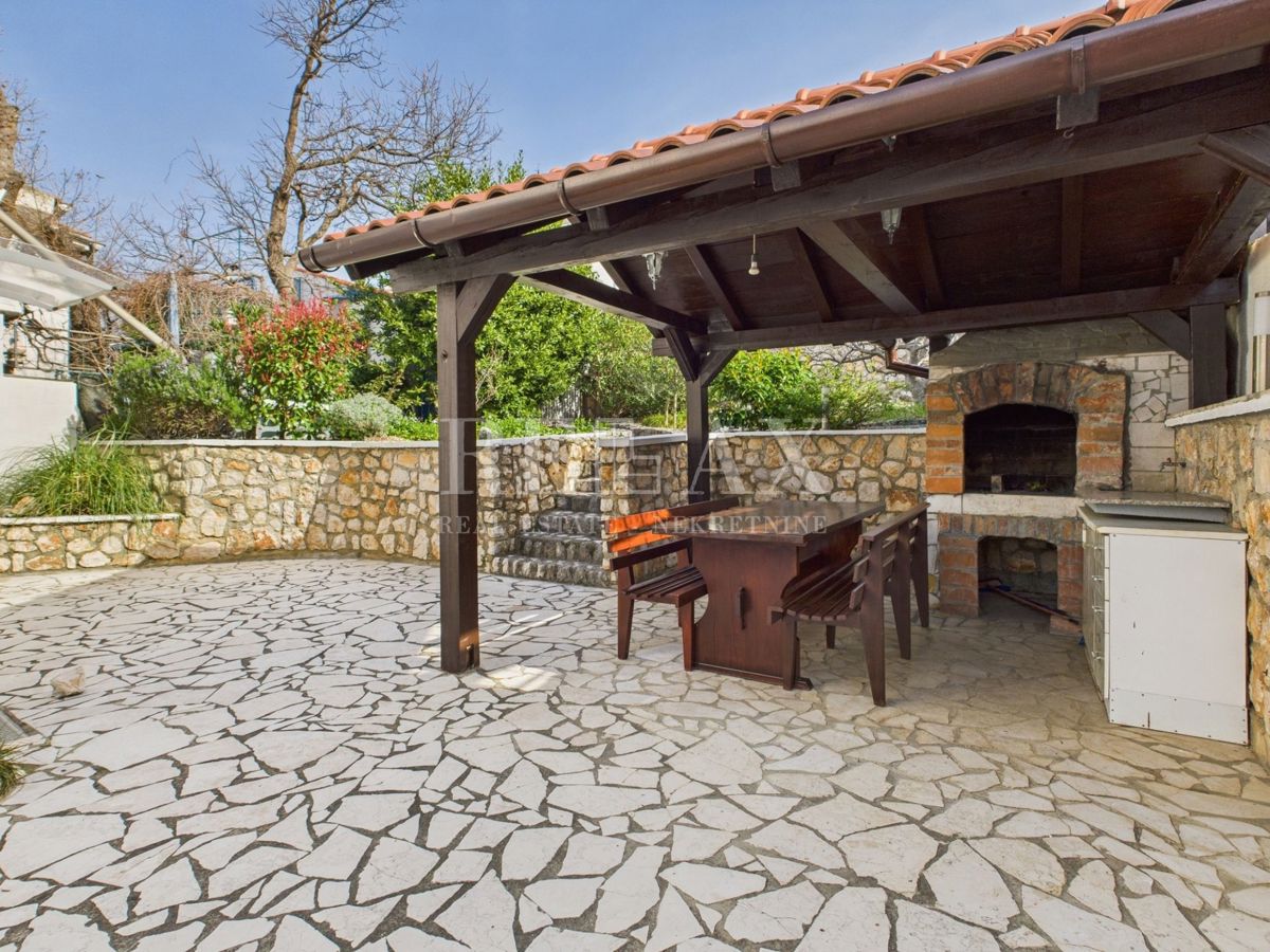 Novi Vinodolski - casa seconda fila al mare