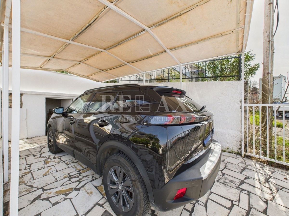 Novi Vinodolski - casa seconda fila al mare