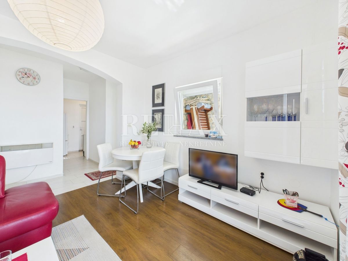 Novi Vinodolski - casa seconda fila al mare