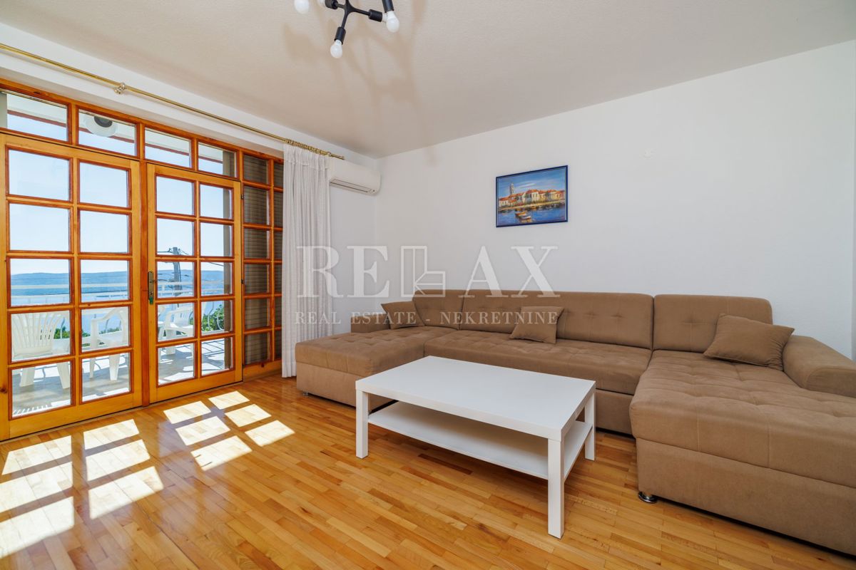 Crikvenica - spaziosa proprietà con piscina