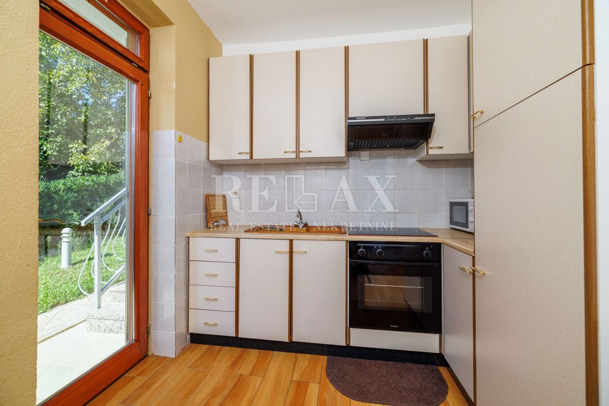 Crikvenica - spaziosa proprietà con piscina