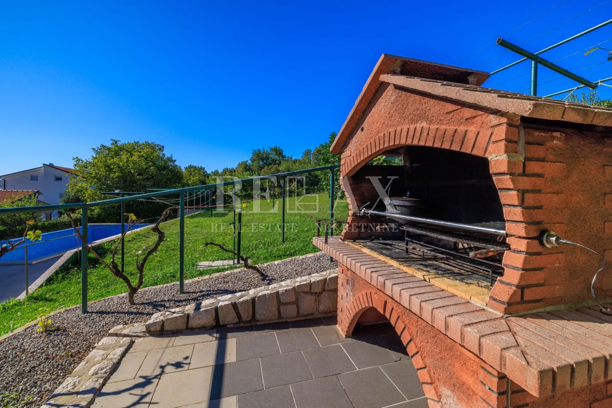 Crikvenica - spaziosa proprietà con piscina