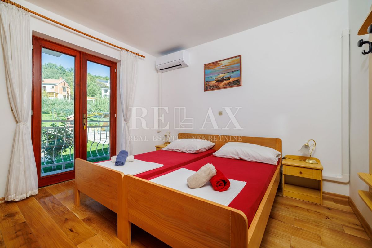 Crikvenica - spaziosa proprietà con piscina