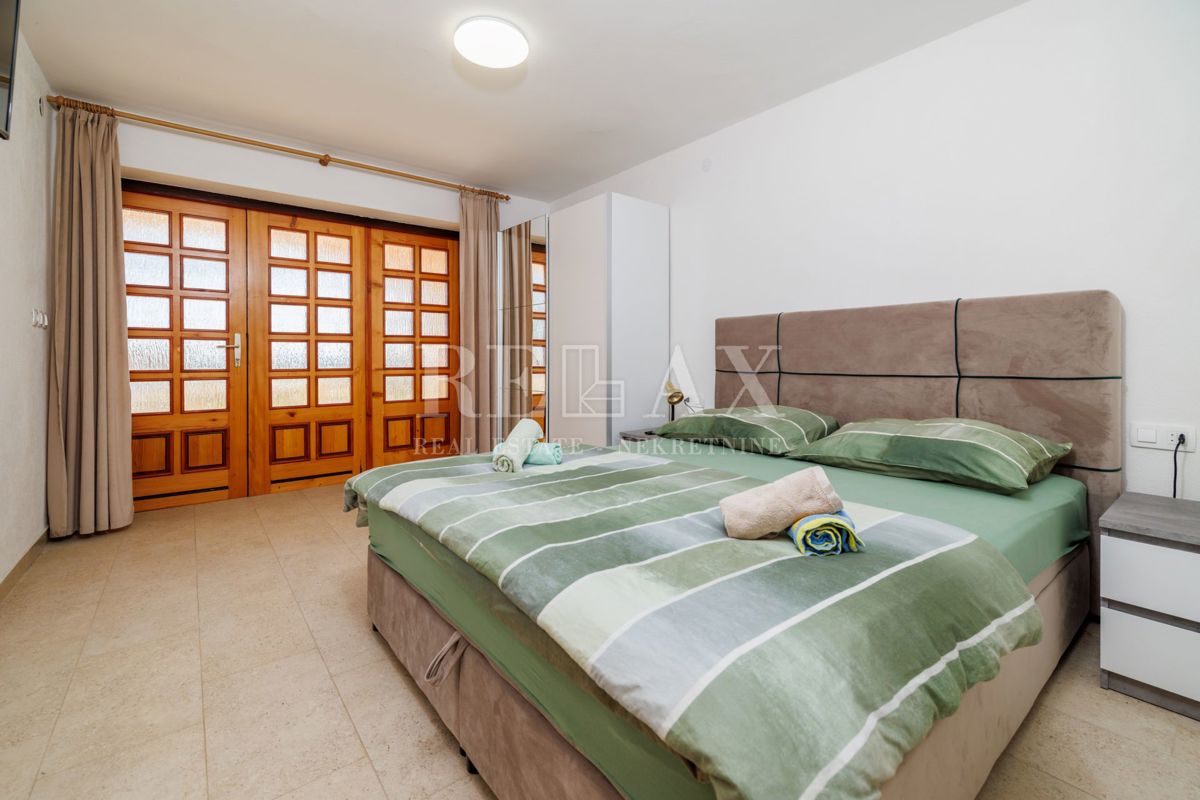 Crikvenica - spaziosa proprietà con piscina