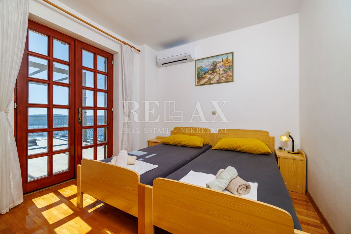 Crikvenica - spaziosa proprietà con piscina