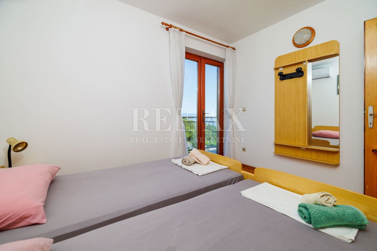 Crikvenica - spaziosa proprietà con piscina