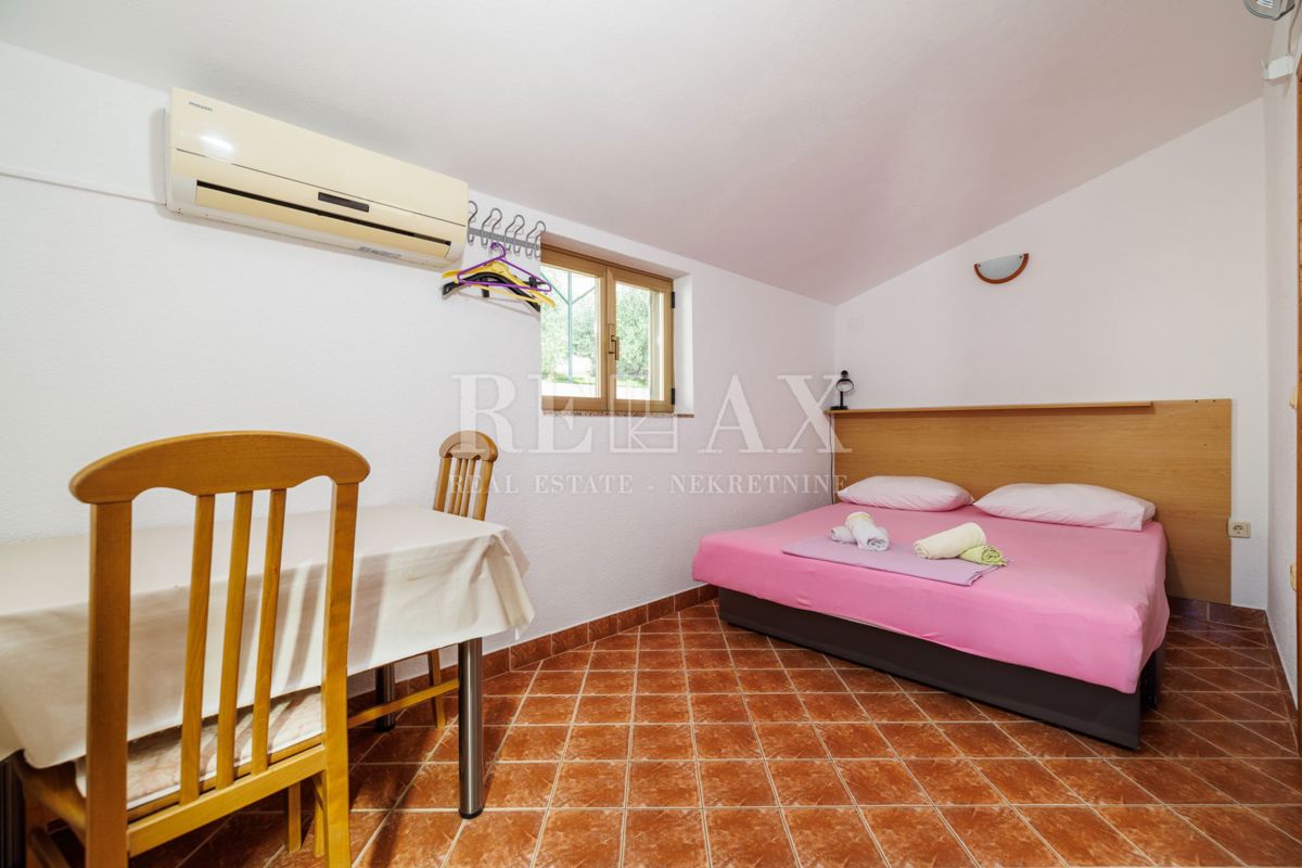 Crikvenica - spaziosa proprietà con piscina