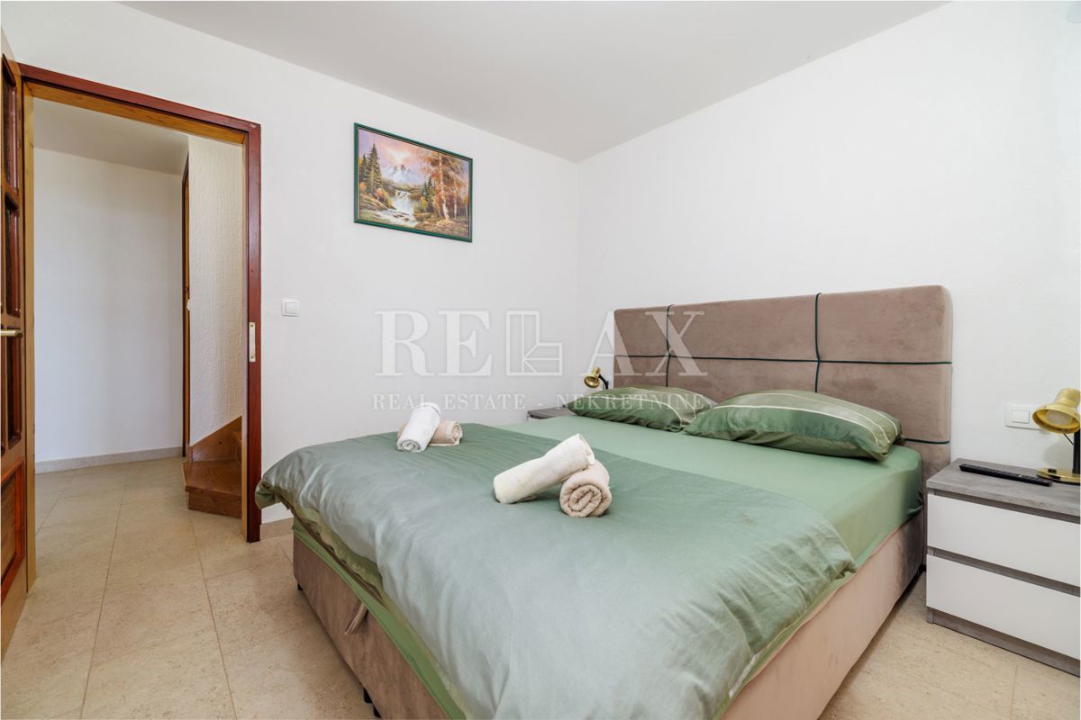 Crikvenica - spaziosa proprietà con piscina