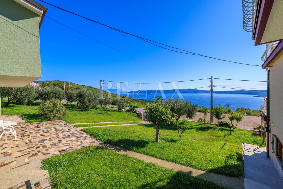 Crikvenica - spaziosa proprietà con piscina