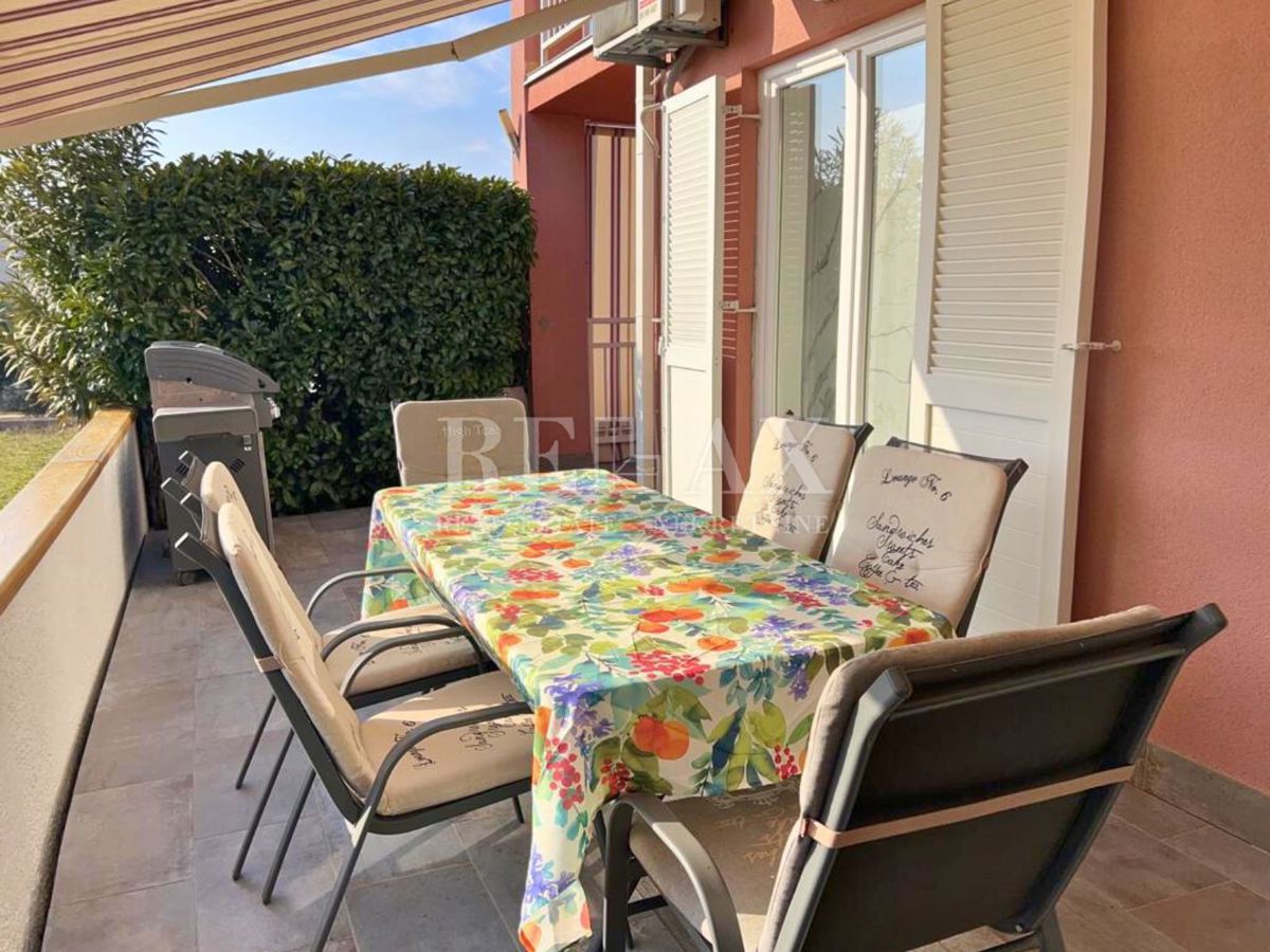 Isola di Krk, Malinska - appartamento con tre camere 