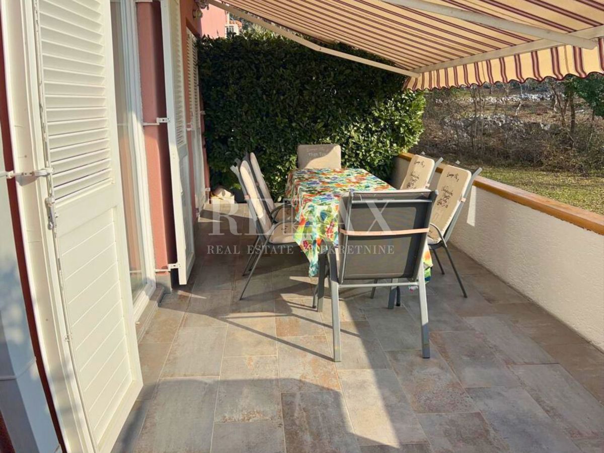 Isola di Krk, Malinska - appartamento con tre camere 