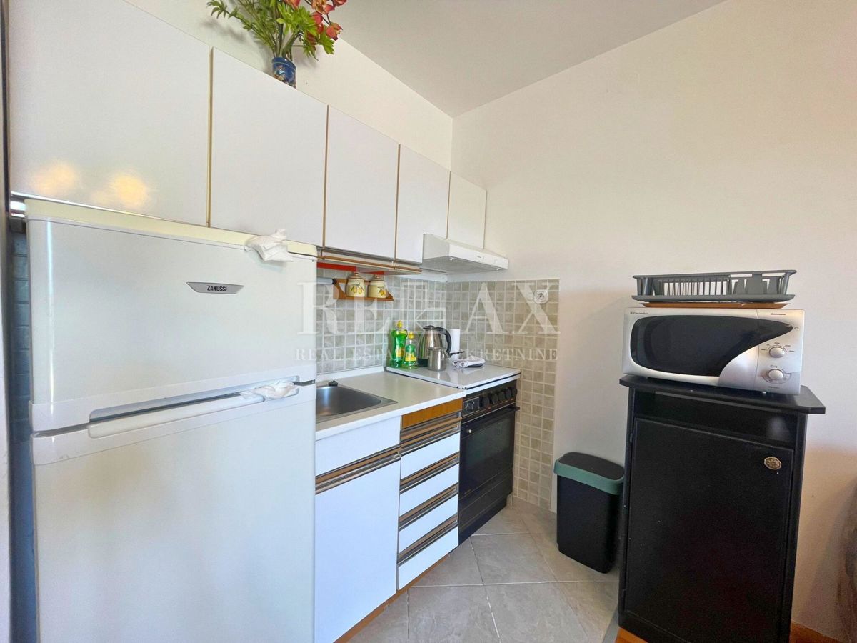 Dramalj - casa con 4 appartamenti, a 150 m dal mare