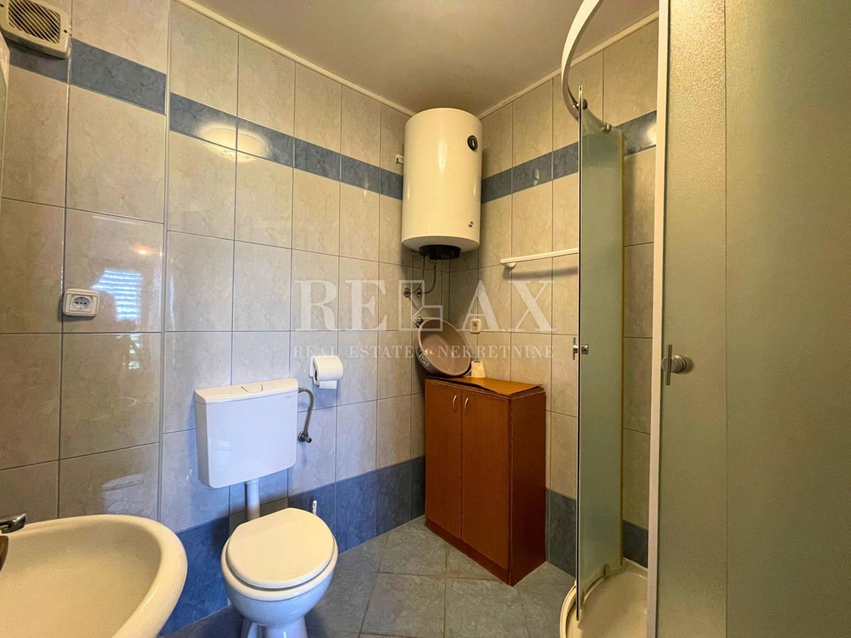 Dramalj - casa con 4 appartamenti, a 150 m dal mare