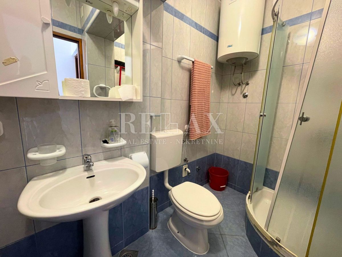 Dramalj - casa con 4 appartamenti, a 150 m dal mare