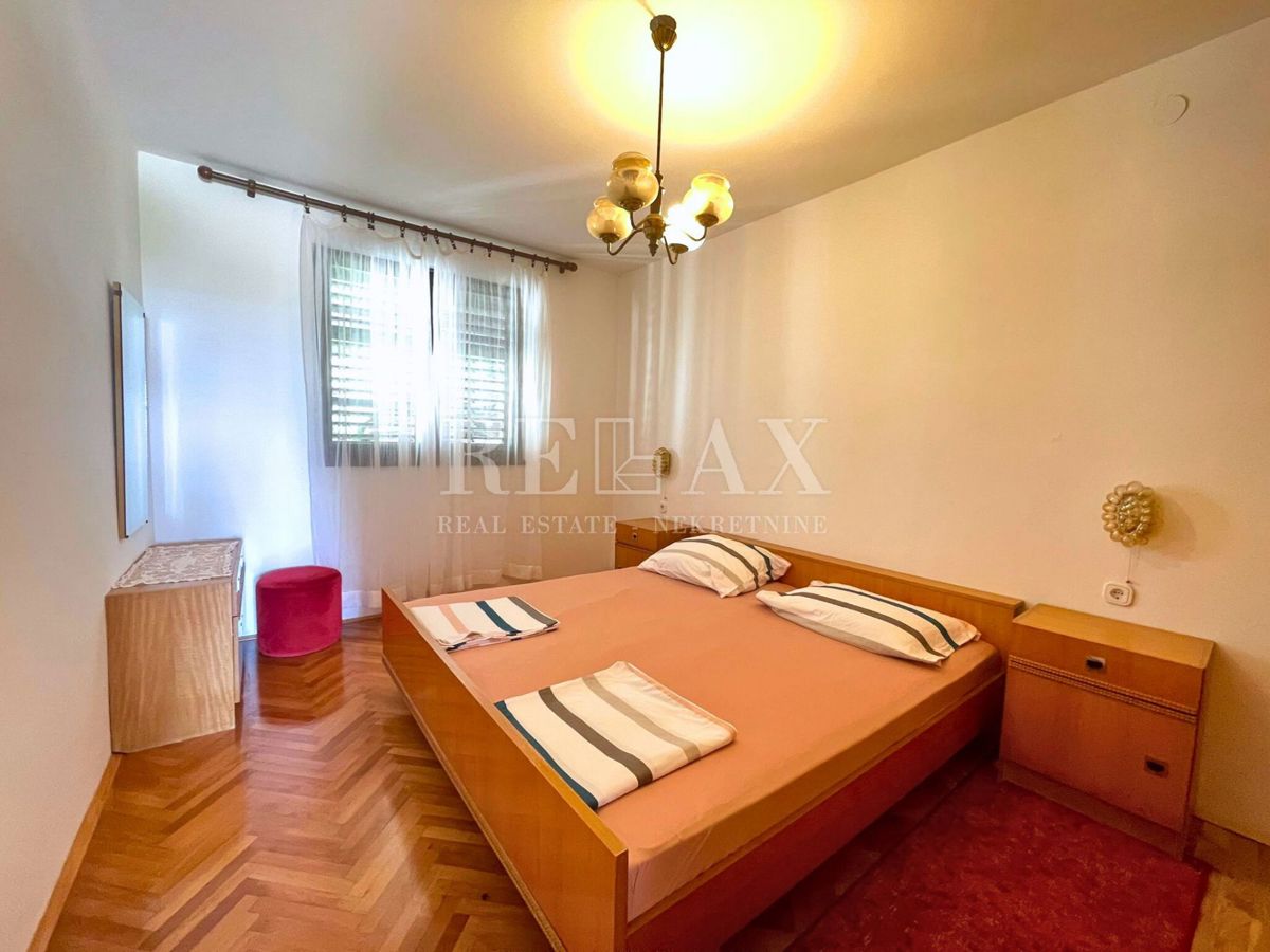 Dramalj - casa con 4 appartamenti, a 150 m dal mare