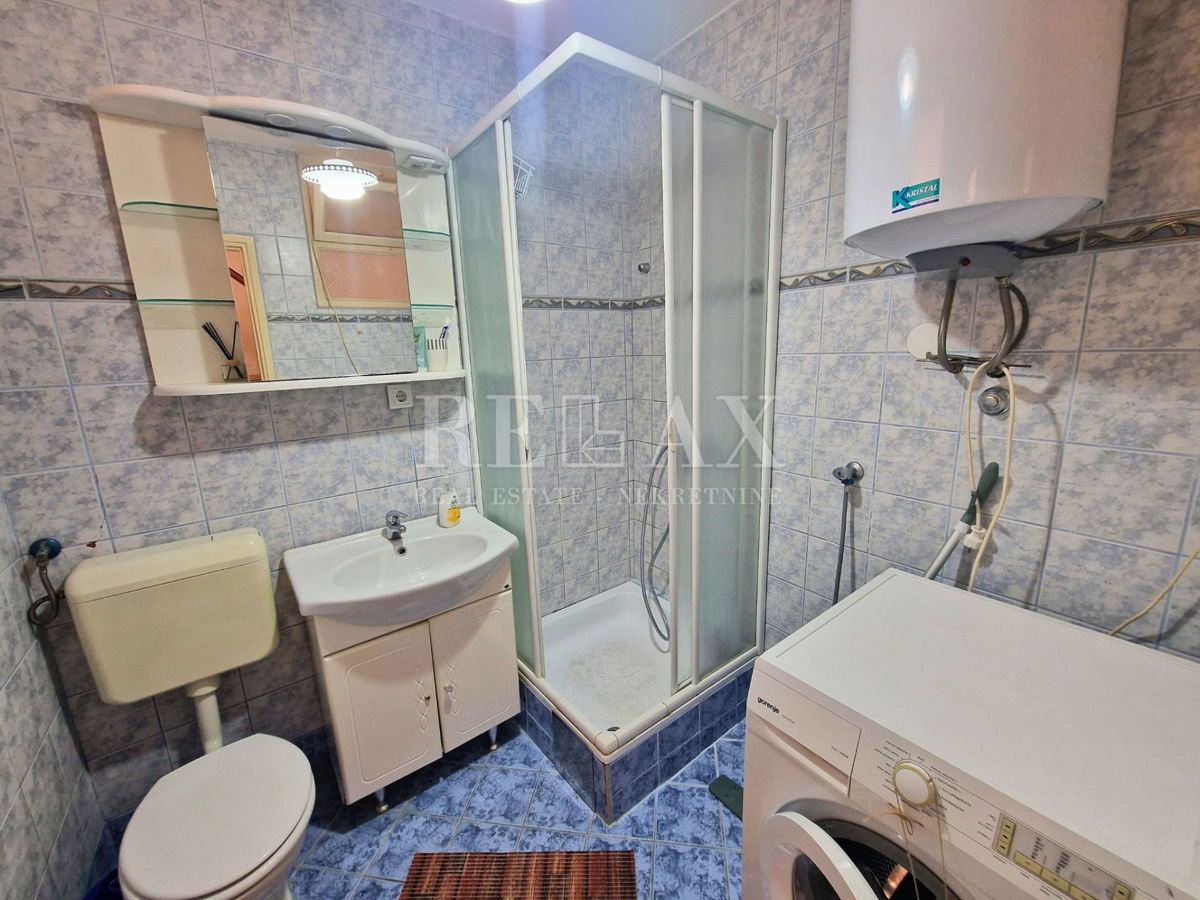 Novi Vinodolski - casa con giardino in centro