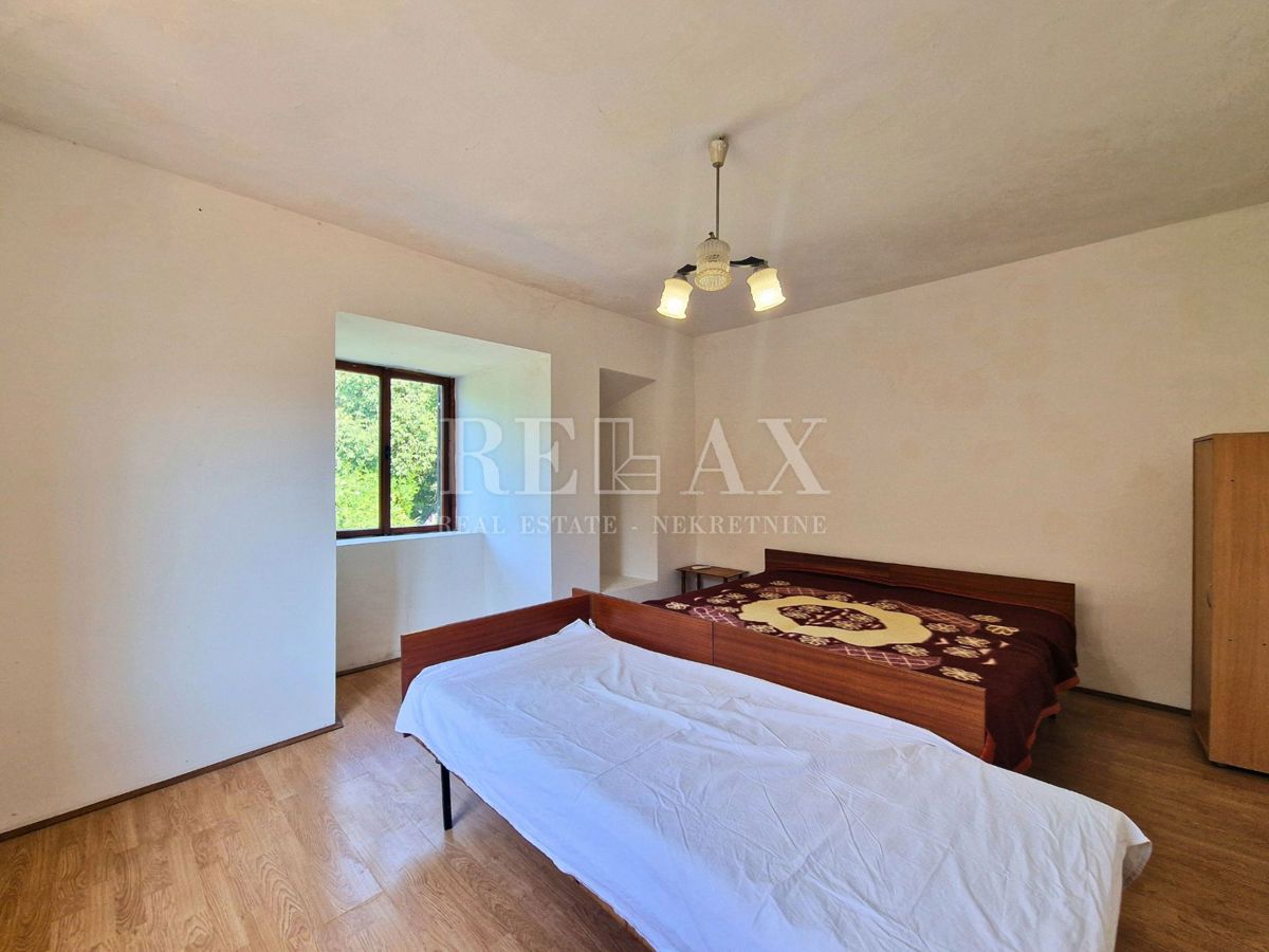 Novi Vinodolski - casa con giardino in centro