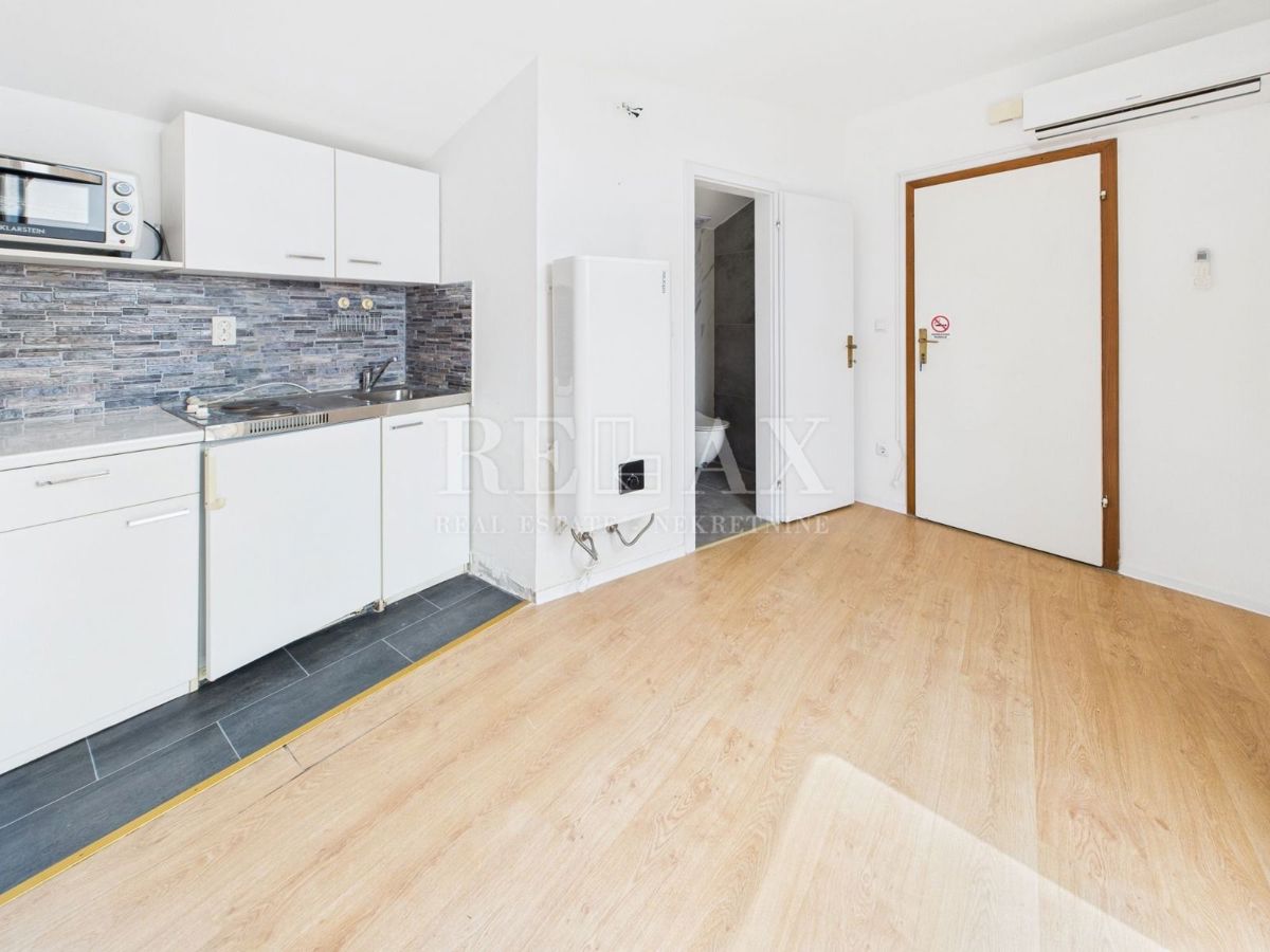 Crikvenica – Appartamento Mansardato Non Arredato in Centro