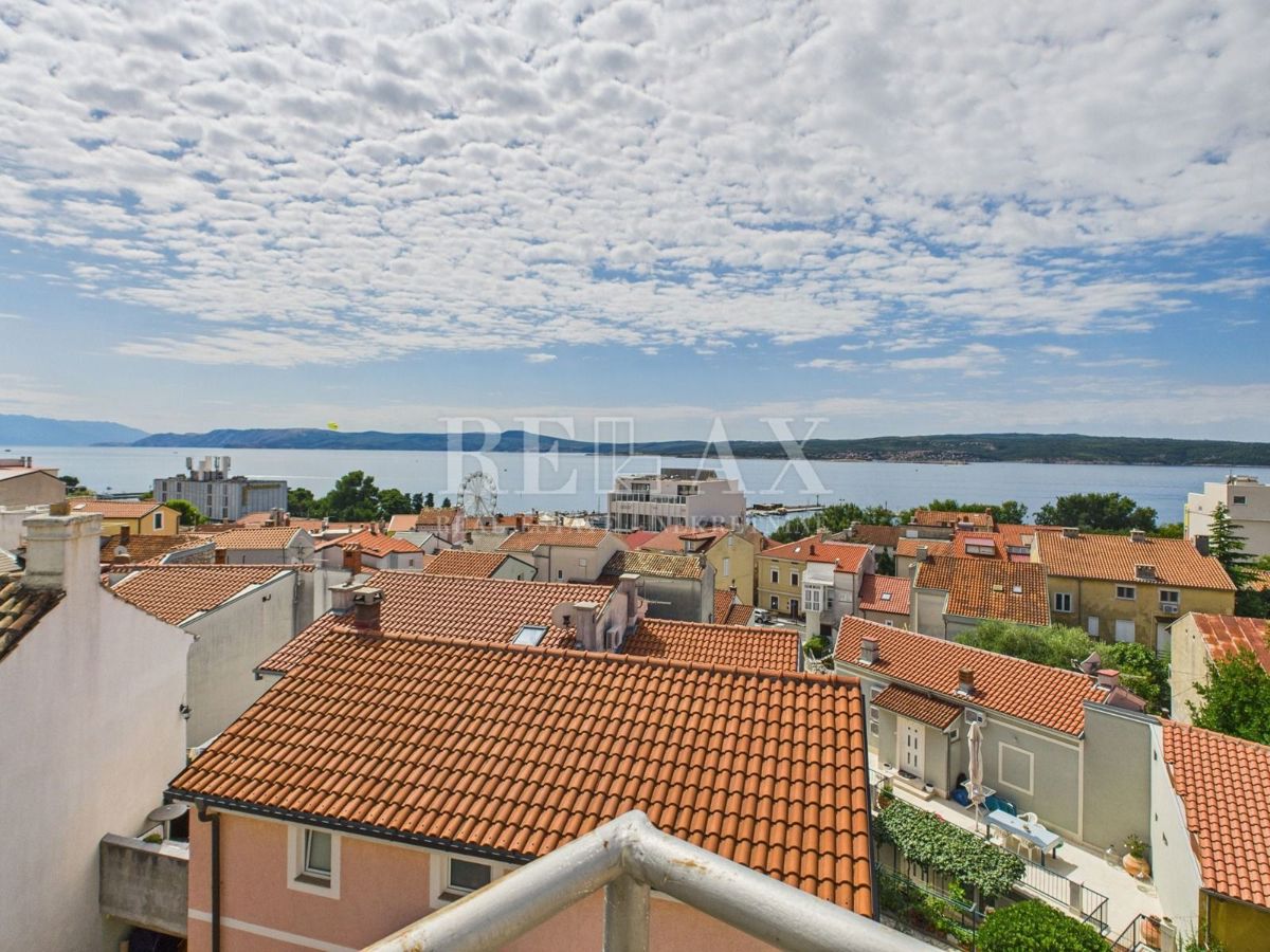 Crikvenica – Appartamento Mansardato Non Arredato in Centro
