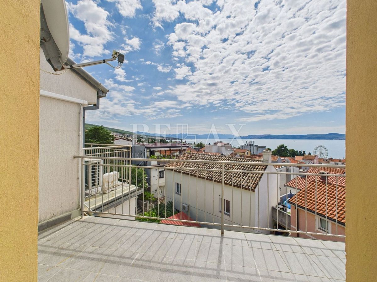 Crikvenica – Appartamento Mansardato Non Arredato in Centro