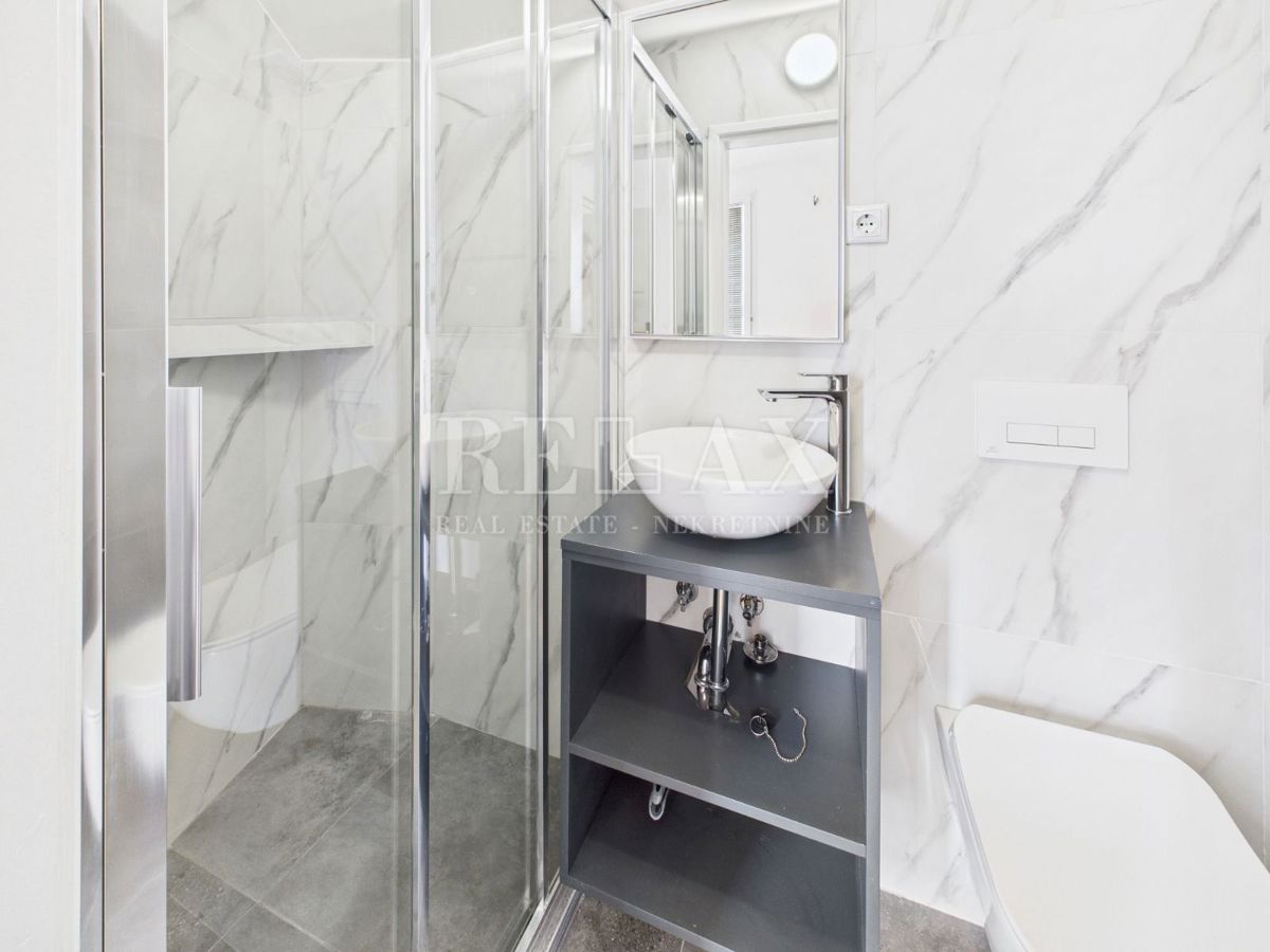 Crikvenica – Appartamento Mansardato Non Arredato in Centro