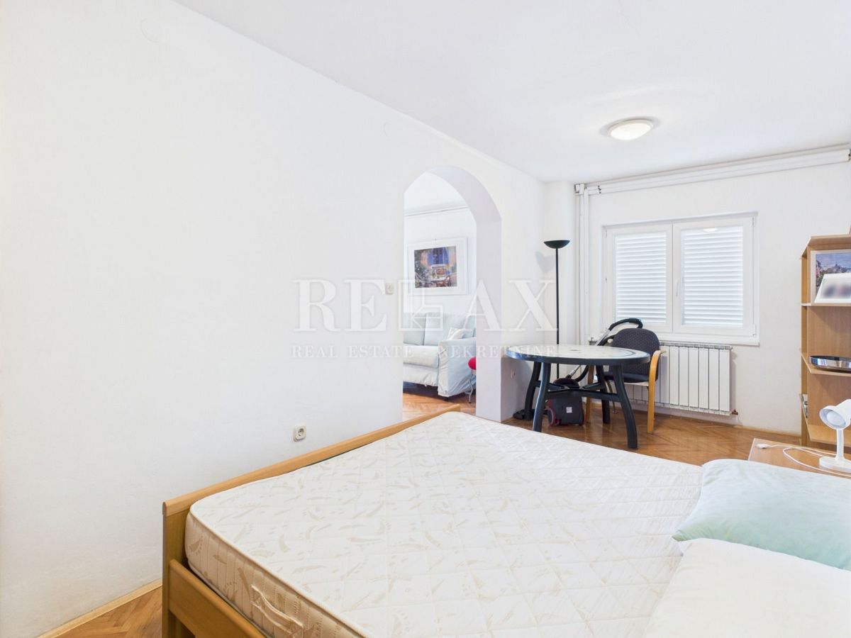 Crikvenica – Parte di Casa con Tre Appartamenti