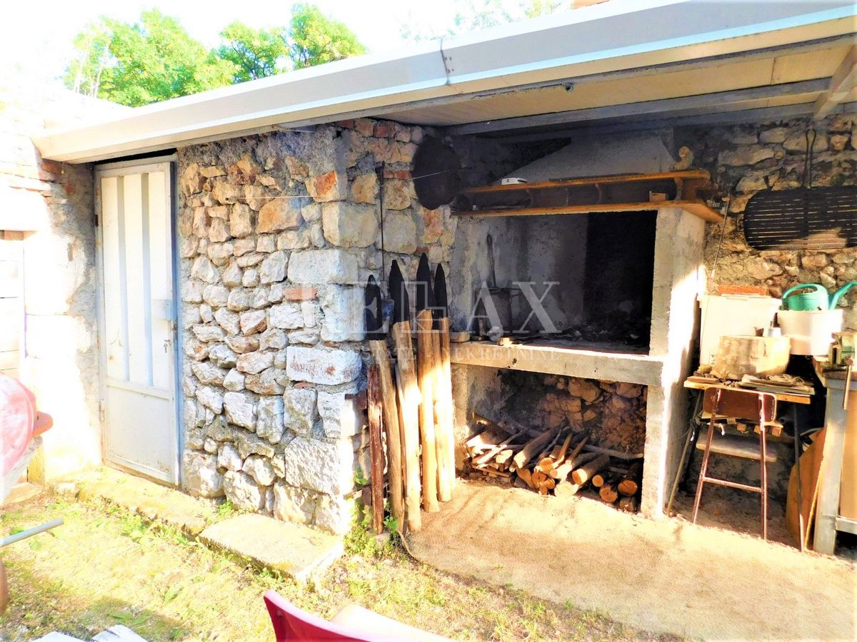 Bribir - due case in pietra, grande giardino