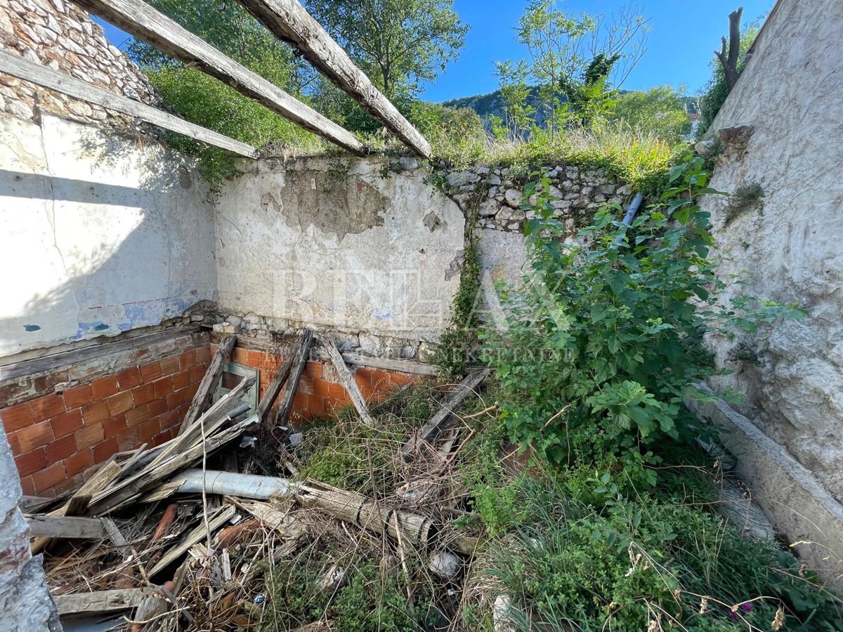 Bribir - antiquariato nel centro della città